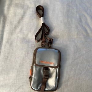 Lululemon top zip crossbody bag silver/orange